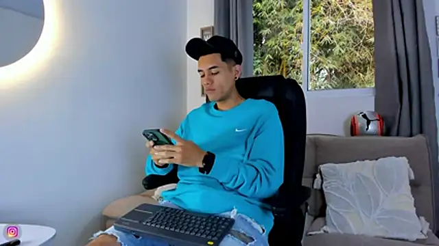 NickCopeer  online show from July 6, 12:57 pm
