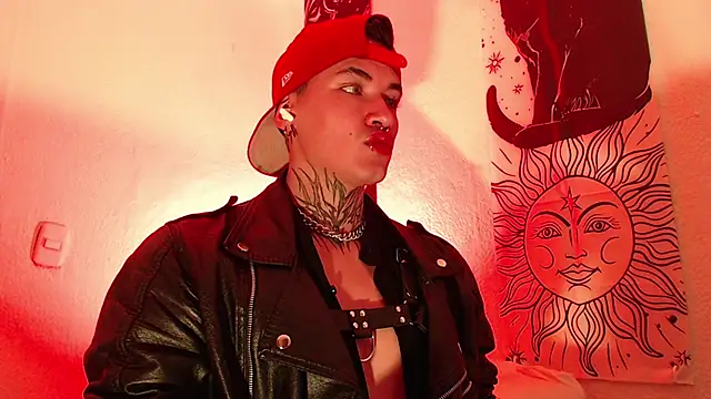 AlecBanne  online show from June 8, 11:28 pm