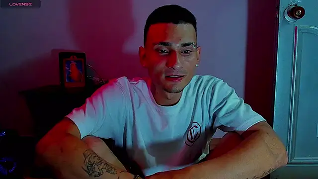 Exotic Boy777Z online show from May 22, 2:22 pm