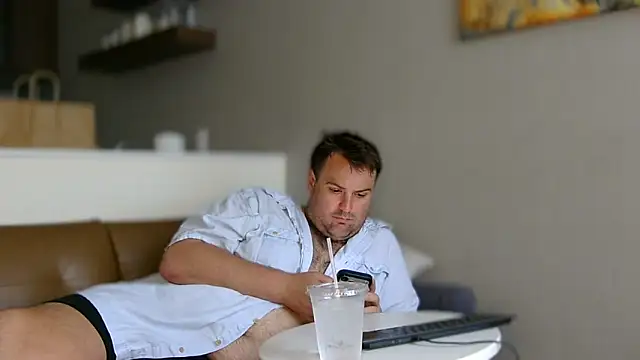 ChubbyGayBigFeet online show from June 12, 6:05 pm