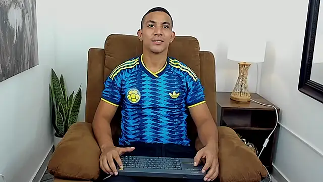 Chirs Arthus online show from July 16, 12:39 am