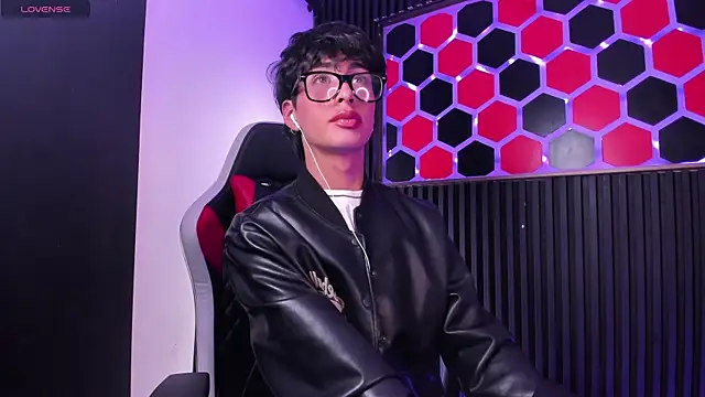 SantyFoxxs online show from June 25, 3:20 am