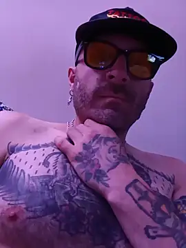 girthxcrisis online show from June 16, 4:59 am