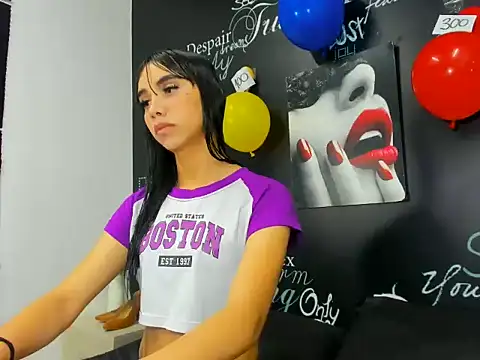 Valey Nicole online show from July 6, 8:43 pm