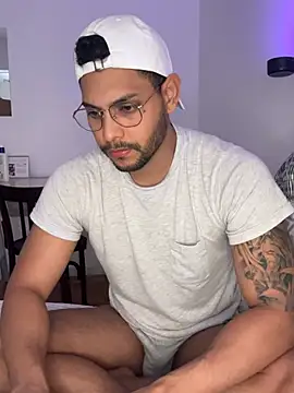 aron taylor29 online show from June 2, 11:11 am
