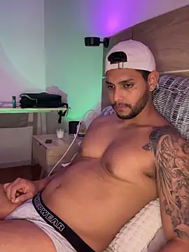 aron taylor29 online show from June 21, 5:07 pm
