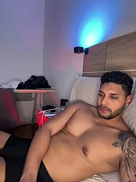 aron taylor29 online show from May 27, 9:12 pm