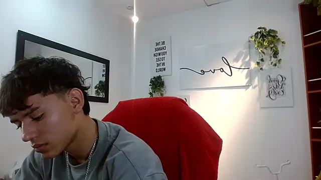 Ryan grayx online show from June 16, 3:03 pm