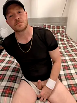 Straight GuyUK online show from July 10, 7:05 pm