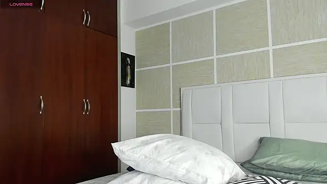 ismaels11 online show from July 13, 1:02 pm