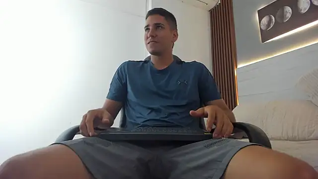 Mauro boy online show from June 11, 7:34 pm