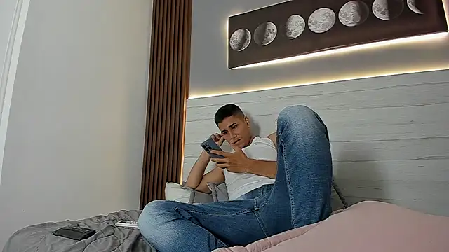 Mauro boy online show from June 11, 12:43 am