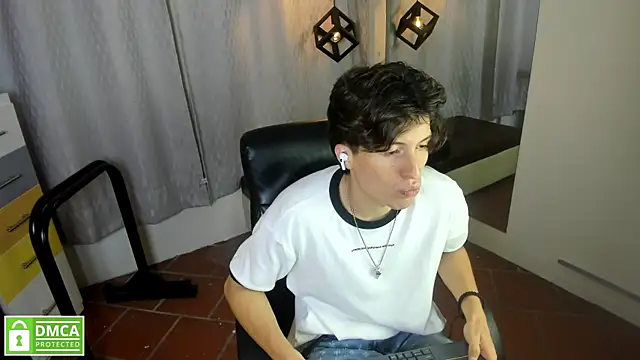 Marcoviolet online show from July 21, 7:49 pm
