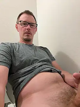 Hardpaul85 online show from June 28, 1:28 pm