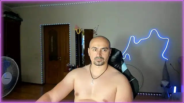 -SexyDaddy- online show from June 12, 2:59 pm