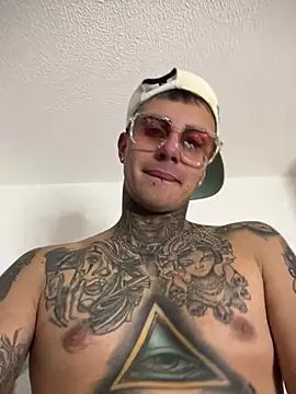 Kael Calle online show from July 1, 3:24 pm