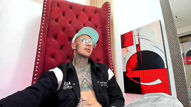 Kael Calle online show from June 13, 3:48 am
