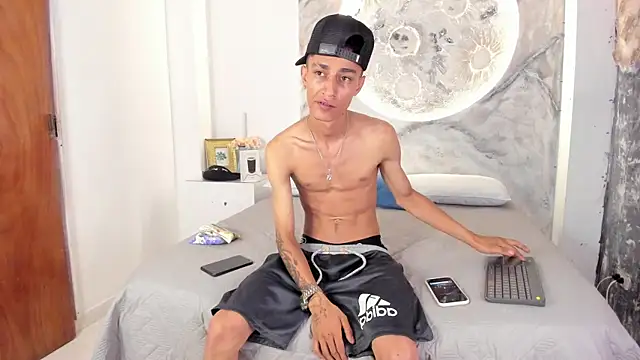 LucasJhonson  online show from July 29, 6:23 am