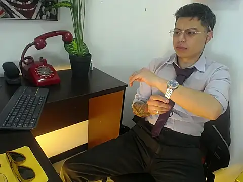 AquilesTaylor online show from July 18, 1:05 pm