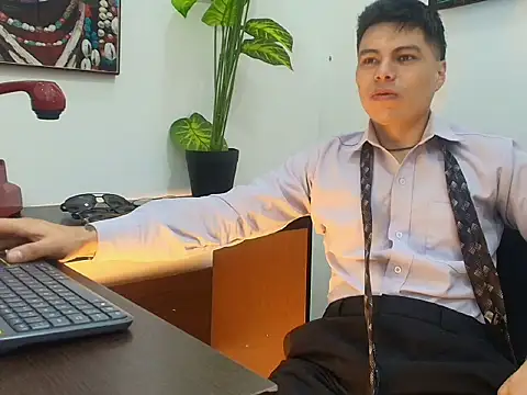 AquilesTaylor online show from July 14, 12:44 pm
