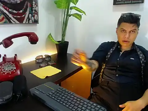 AquilesTaylor online show from July 13, 1:24 pm