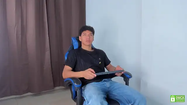 Maximiliano Young online show from June 11, 12:36 pm