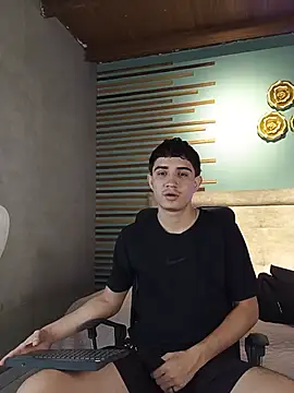 aalejo gray online show from June 24, 11:40 pm