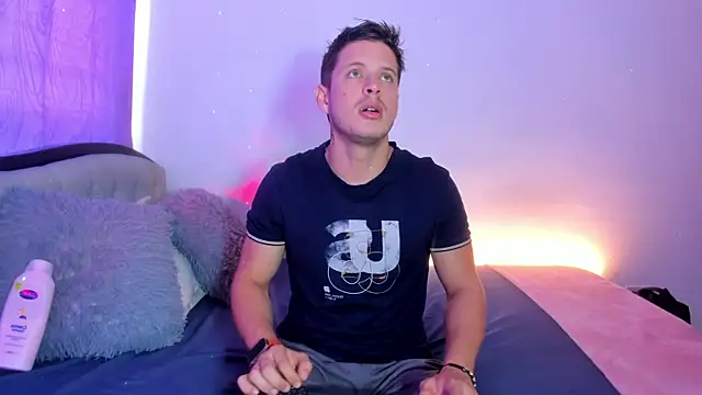 johnycooper08 online show from July 17, 12:45 pm