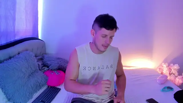 johnycooper08 online show from July 28, 3:21 pm