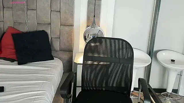 LucasThomson  online show from July 18, 4:08 am