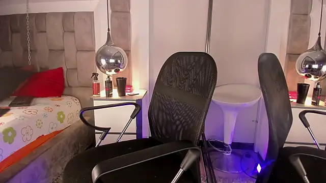 LucasThomson  online show from July 27, 4:08 am