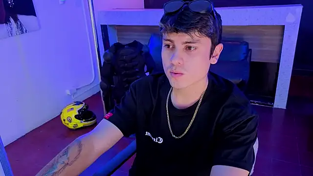 angel still  online show from July 6, 3:36 am