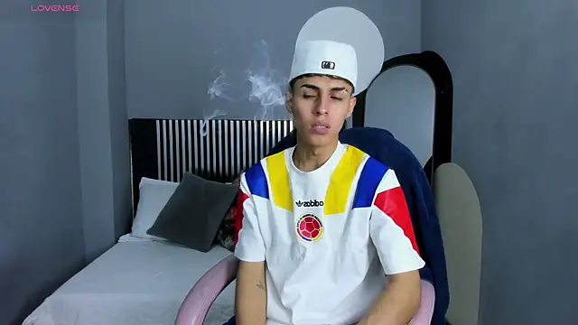 Axel Mendozaa online show from July 24, 8:27 pm