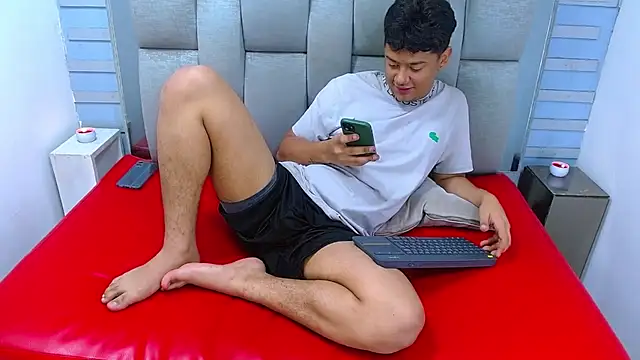 Asier  online show from June 10, 8:53 pm