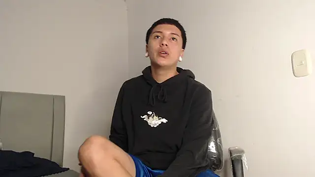 Owenn  blueee online show from July 22, 6:11 pm