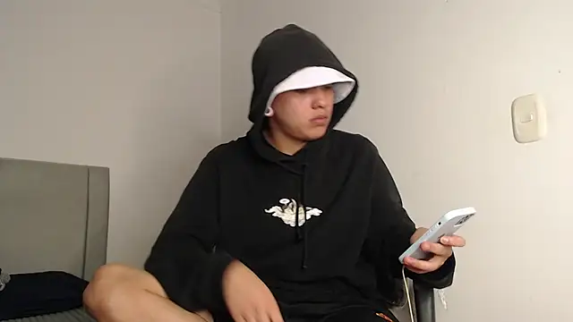 Owenn  blueee online show from July 31, 3:17 am