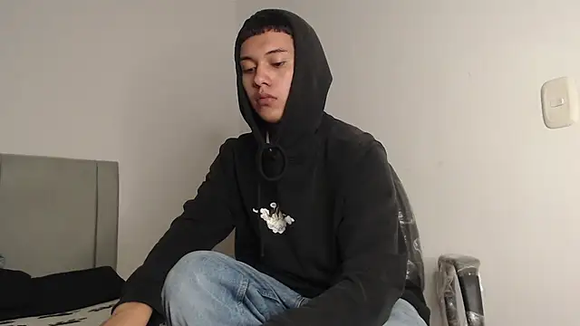 Owenn  blueee online show from July 9, 3:22 am
