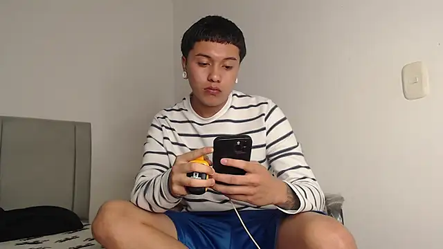 Owenn  blueee online show from June 16, 3:09 am