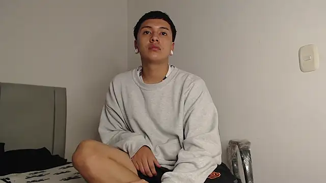 Owenn  blueee online show from June 11, 3:59 am
