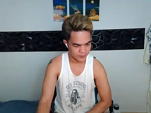 yourmikexxx online show from August 3, 11:33 pm