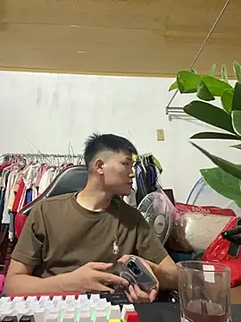 anhlam99 online show from June 4, 2:12 pm