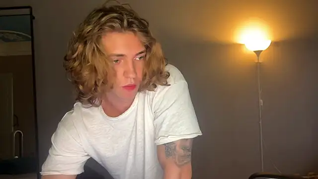 DanielWalkerr online show from July 8, 6:45 pm