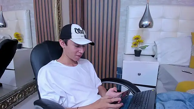 LeoRydeer online show from July 9, 12:53 pm