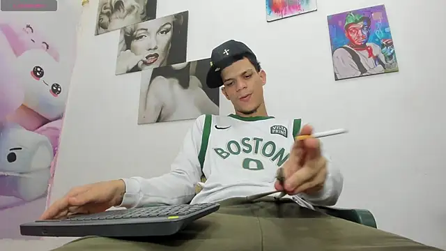 big hot boy  online show from June 10, 8:31 pm