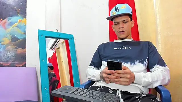 big hot boy  online show from June 9, 8:10 pm