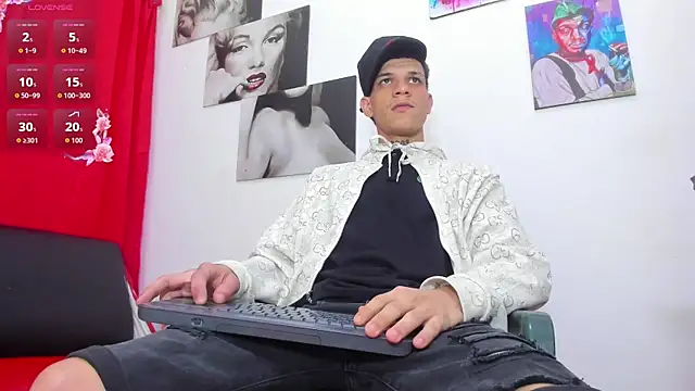 big hot boy  online show from June 16, 7:16 pm