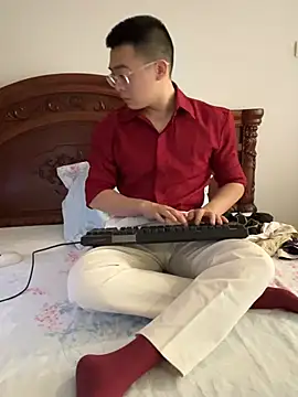 iamtobias online show from June 11, 6:11 am