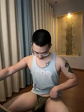 iamtobias online show from June 10, 5:13 pm