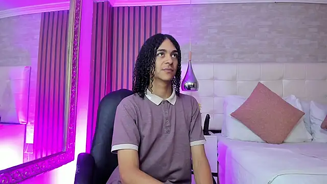 KyleeSmiith online show from June 23, 4:39 am