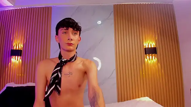 im ethan  online show from June 17, 11:23 am